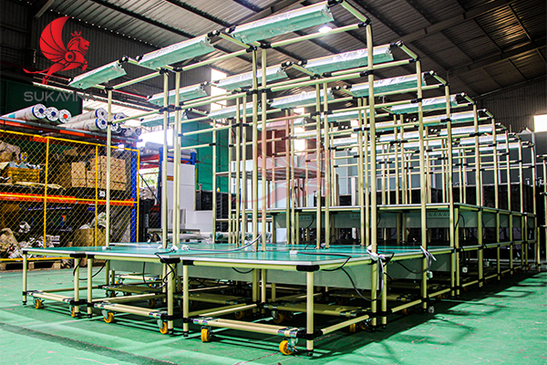 Bàn thao tác lắp ráp có đèn chiếu sáng